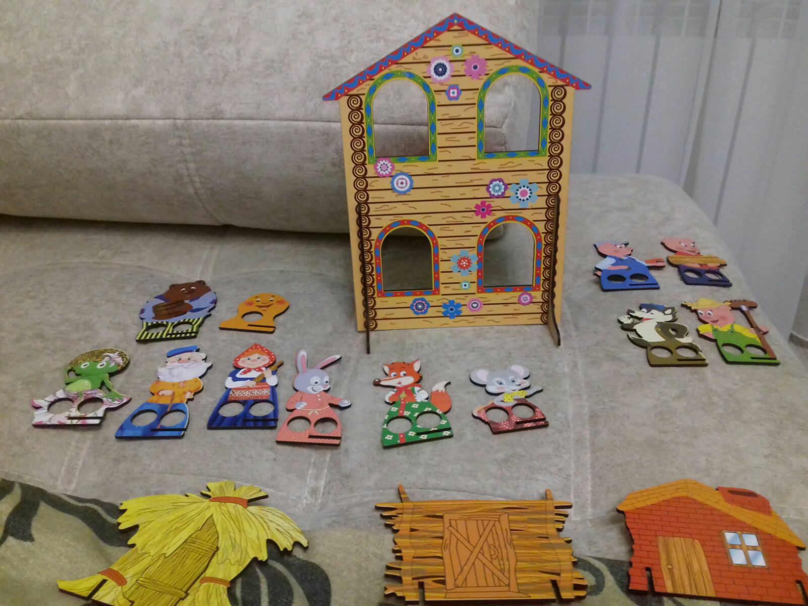 Фотография покупателя товара Пальчиковый кукольный театр «3 сказки», ширма: 22,5 × 33 см