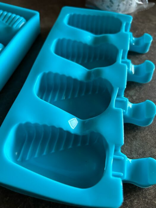 Фотография покупателя товара Форма для мороженого Доляна «Эскимо в глазури», силикон, 18,5×12,3×2,5 см, 4 ячейки, цвет МИКС - Фото 14