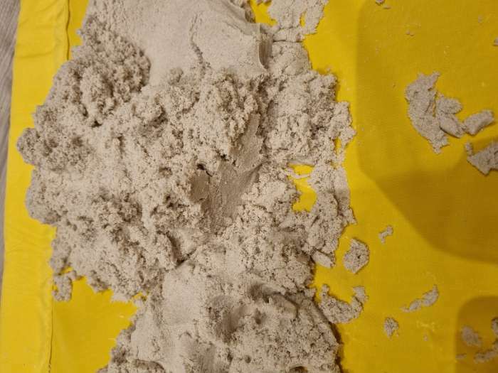 Фотография покупателя товара Кинетический песок «Классический» 1 кг + 1 формочка