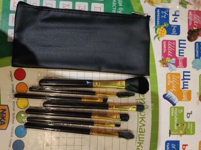 Фотография покупателя товара Набор кистей для макияжа, 7 предметов, чехол на молнии, цвет чёрный - Фото 1