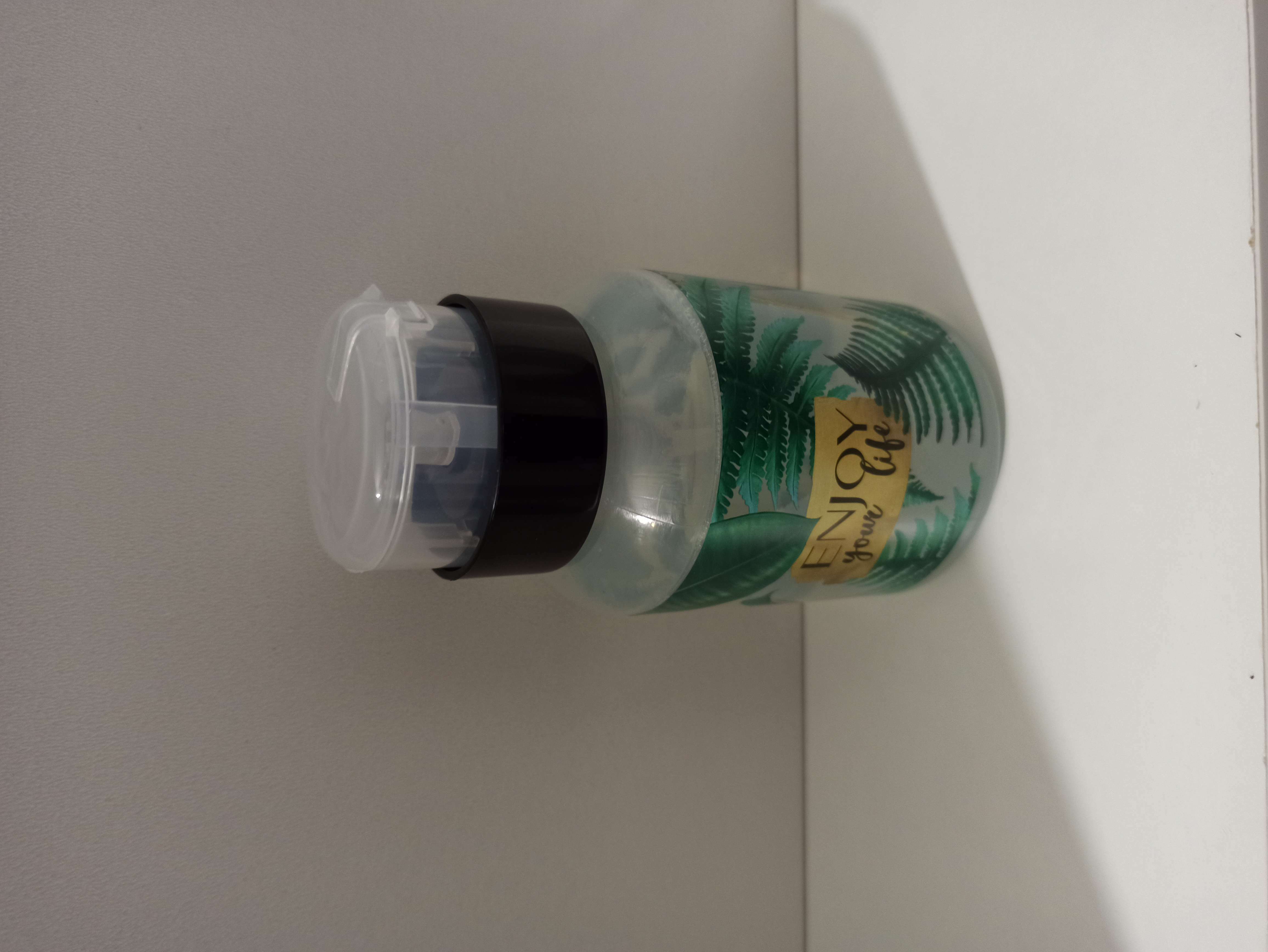 Фотография покупателя товара Баночка с дозатором для жидкостей «Тропики», 250 мл, цвет чёрный/прозрачный - Фото 1