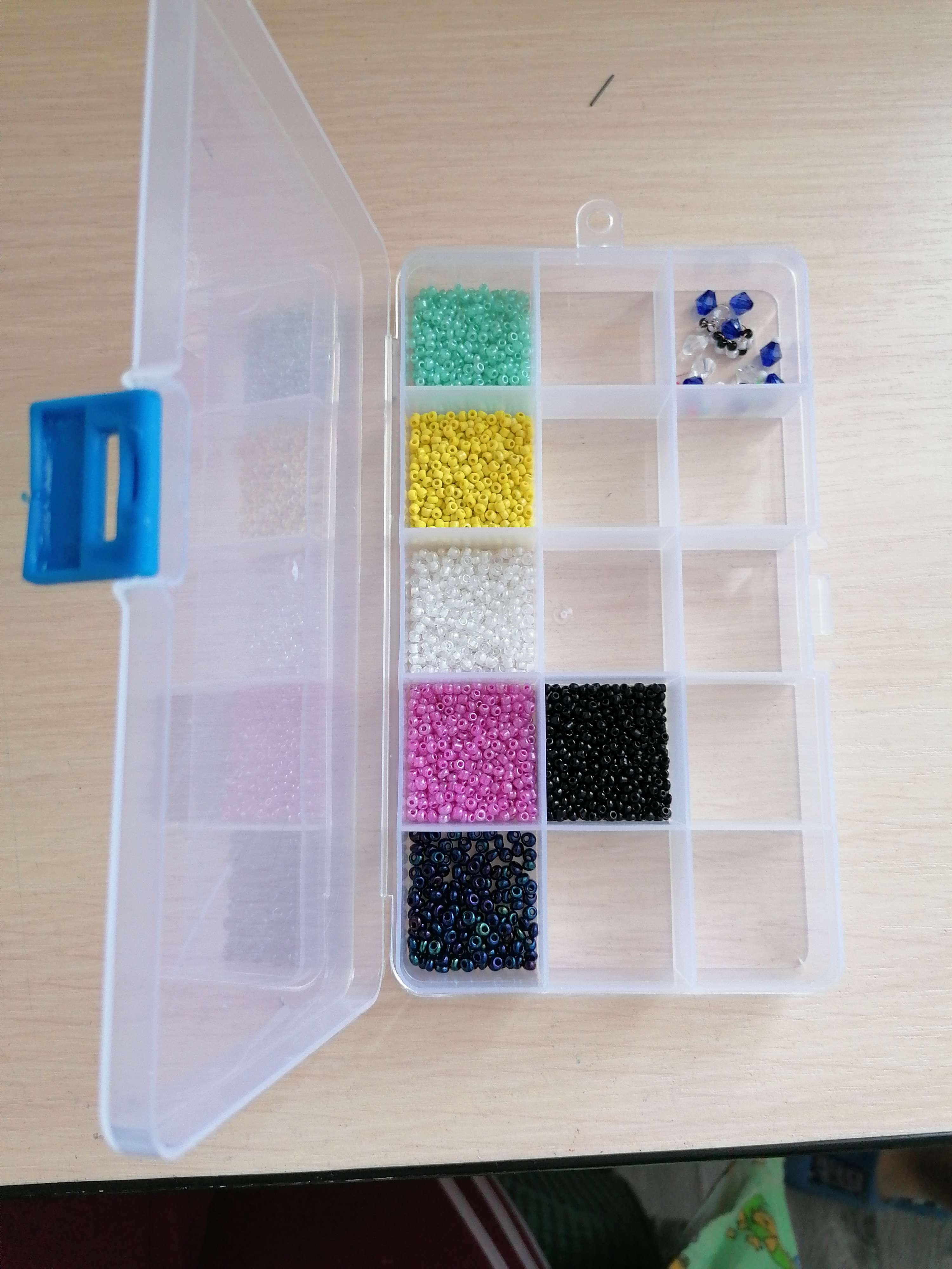 Фотография покупателя товара Органайзер для хранения пластиковый RICCO, 15 ячеек, 17,5×10×2,2 см, цвет МИКС - Фото 2