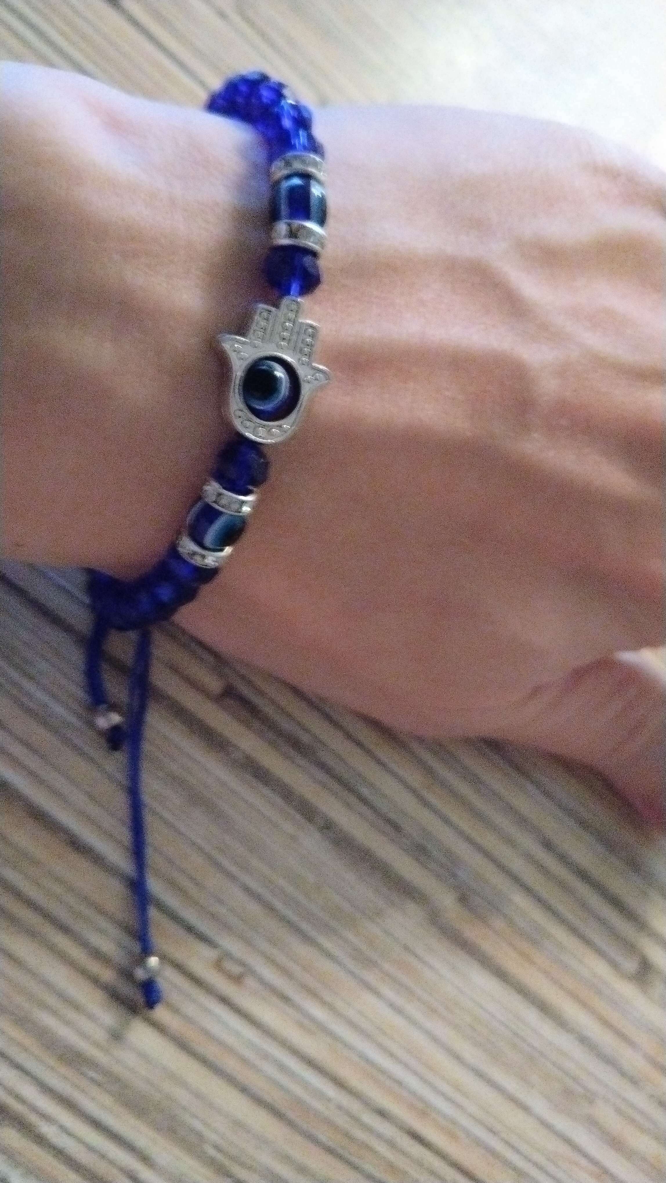 Фотография покупателя товара Браслет-оберег «Рука счастья Хамса» хрусталики, цвет чёрно-синий с чернёным серебром, d=8 см - Фото 2