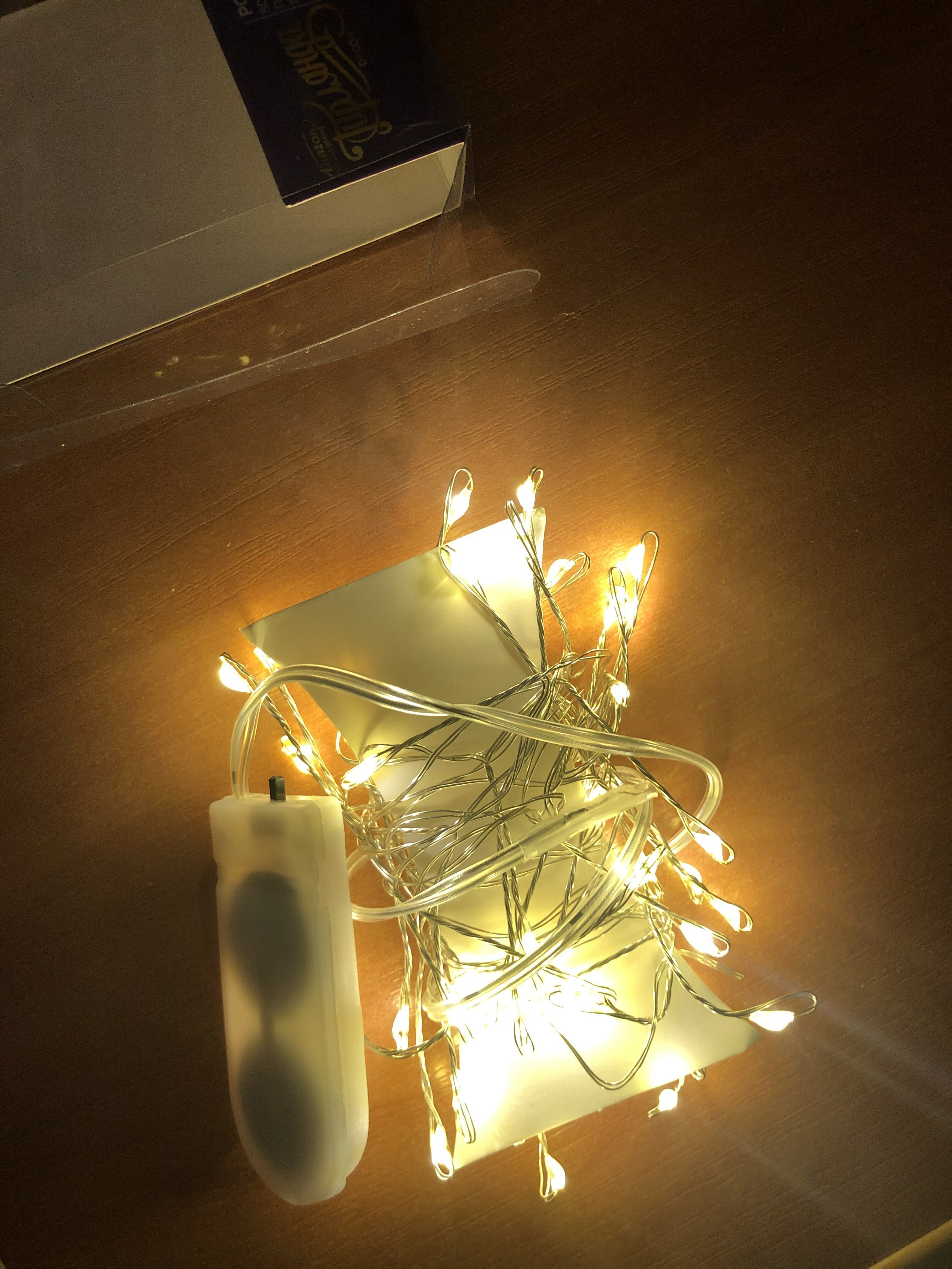 Фотография покупателя товара Гирлянда «Мишура» 2 м роса, IP20, серебристая нить, 50 LED, свечение тёплое белое, CR2032х2