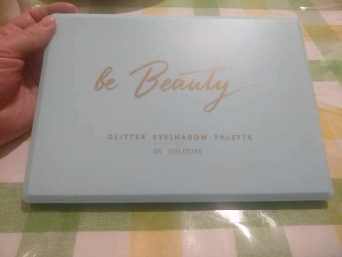 Фотография покупателя товара УЦЕНКА Be Beauty, палетка глиттерных теней для век, 35 цветов 42 гр. - Фото 2