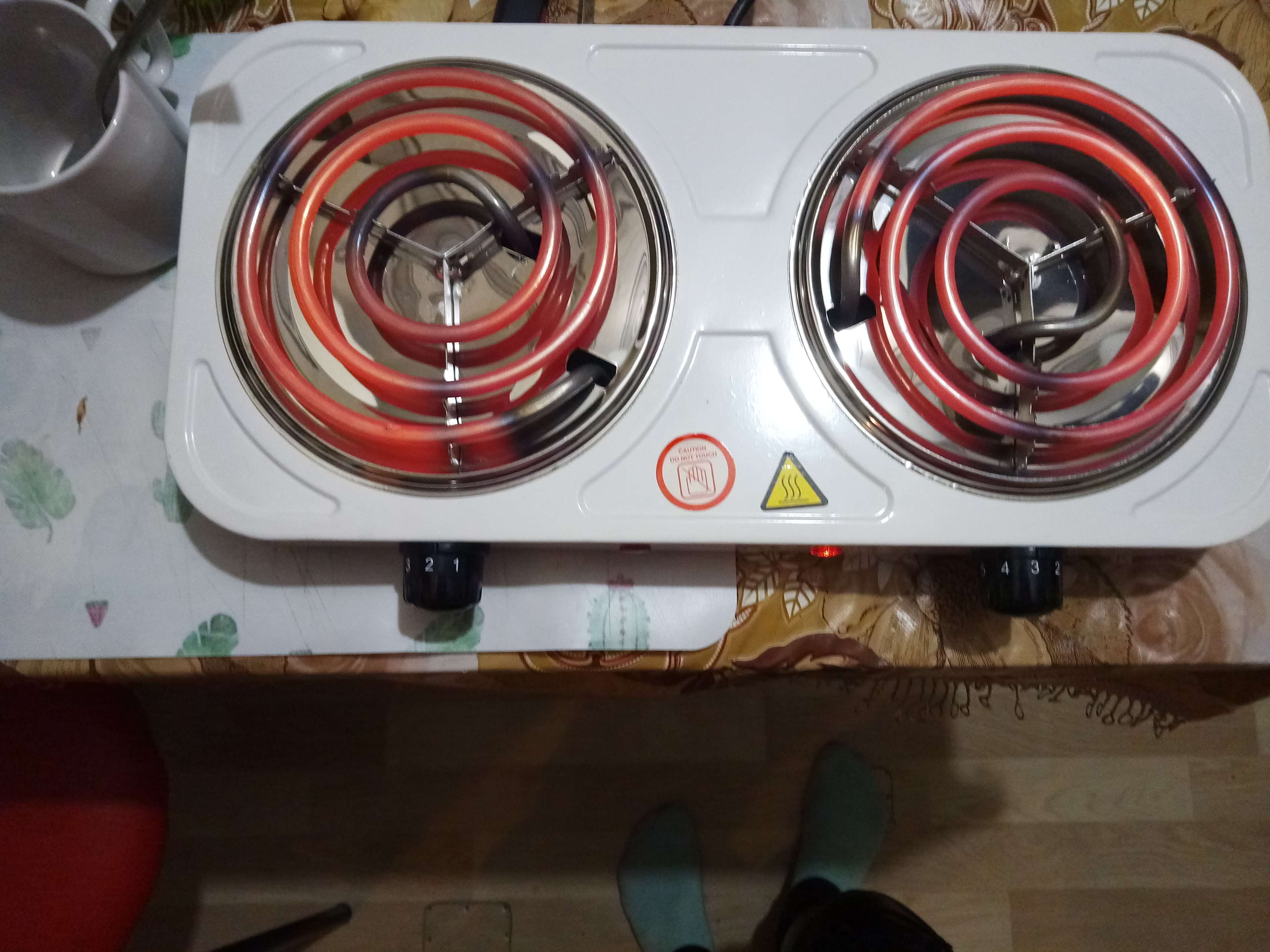 Фотография покупателя товара УЦЕНКА Плитка электрическая LuazON LHP-003, 2 конфорки, 2000 Вт, нагреватель спираль, белая