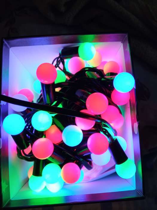 Фотография покупателя товара Гирлянда «Нить» 10 м с насадками «Шарики 1.5 см», IP44, тёмная нить, 100 LED, свечение мульти (RG/RB), мигание, 220 В - Фото 6