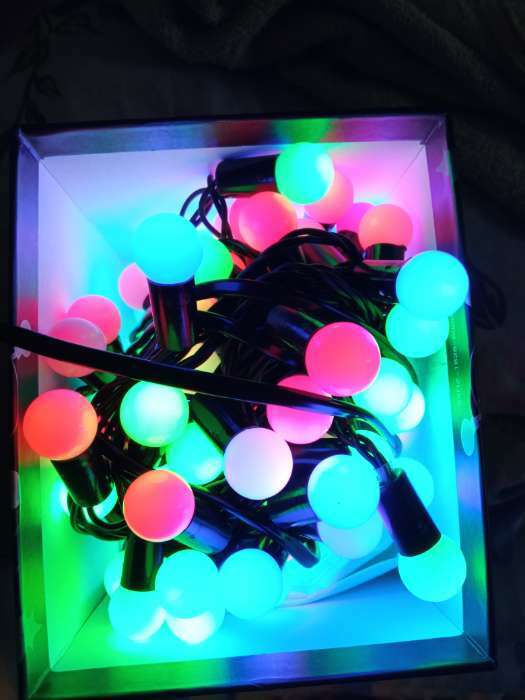 Фотография покупателя товара Гирлянда «Нить» 10 м с насадками «Шарики 1.5 см», IP44, тёмная нить, 100 LED, свечение мульти (RG/RB), мигание, 220 В - Фото 7