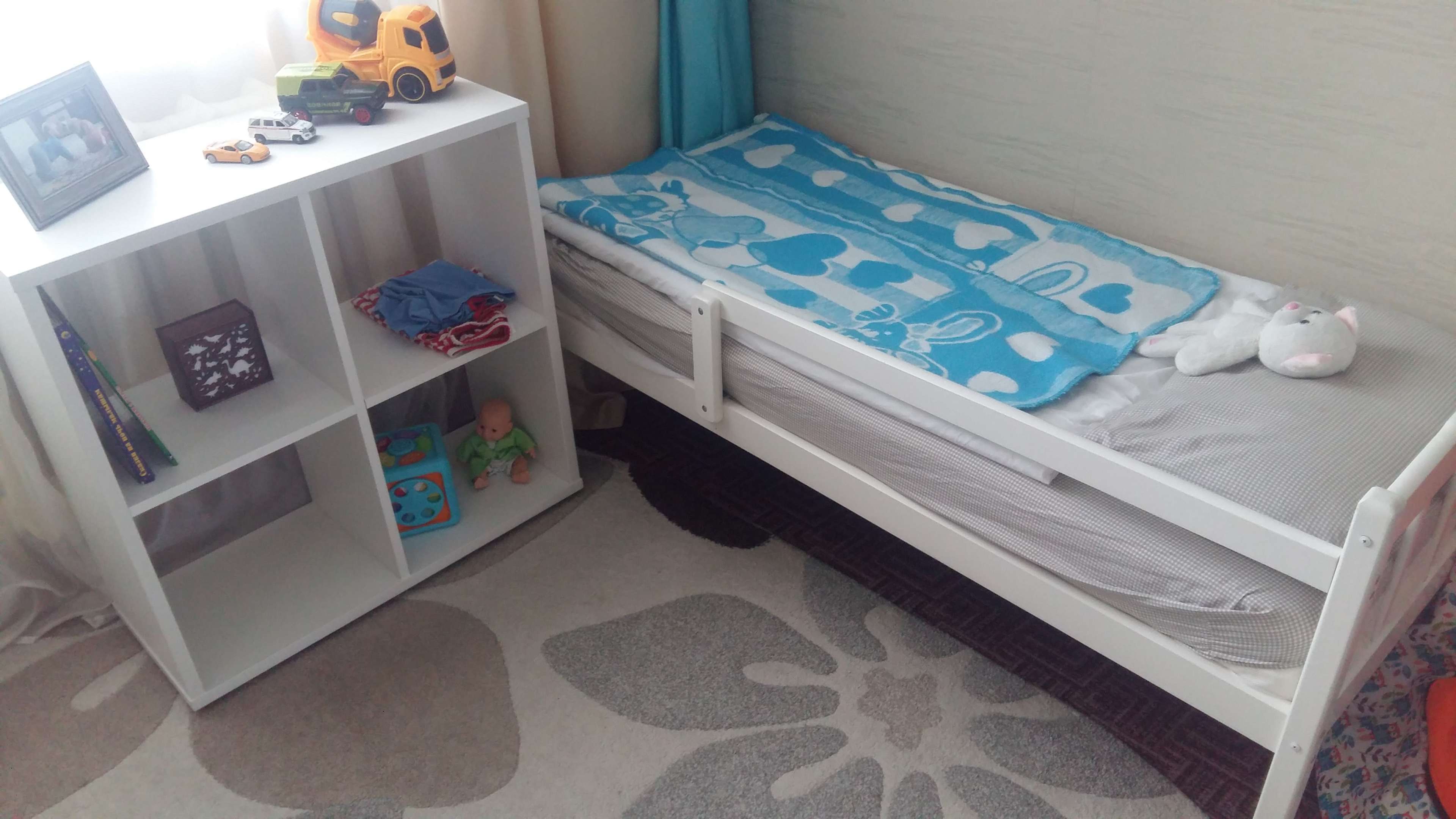 Фотография покупателя товара Детская кроватка «Стандарт» из массива, с бортиком, цвет белый - Фото 8