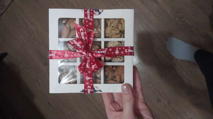 Фотография покупателя товара Коробка складная под 9 конфет, белая, 13,8 х 13,8 х 3,8 см - Фото 22