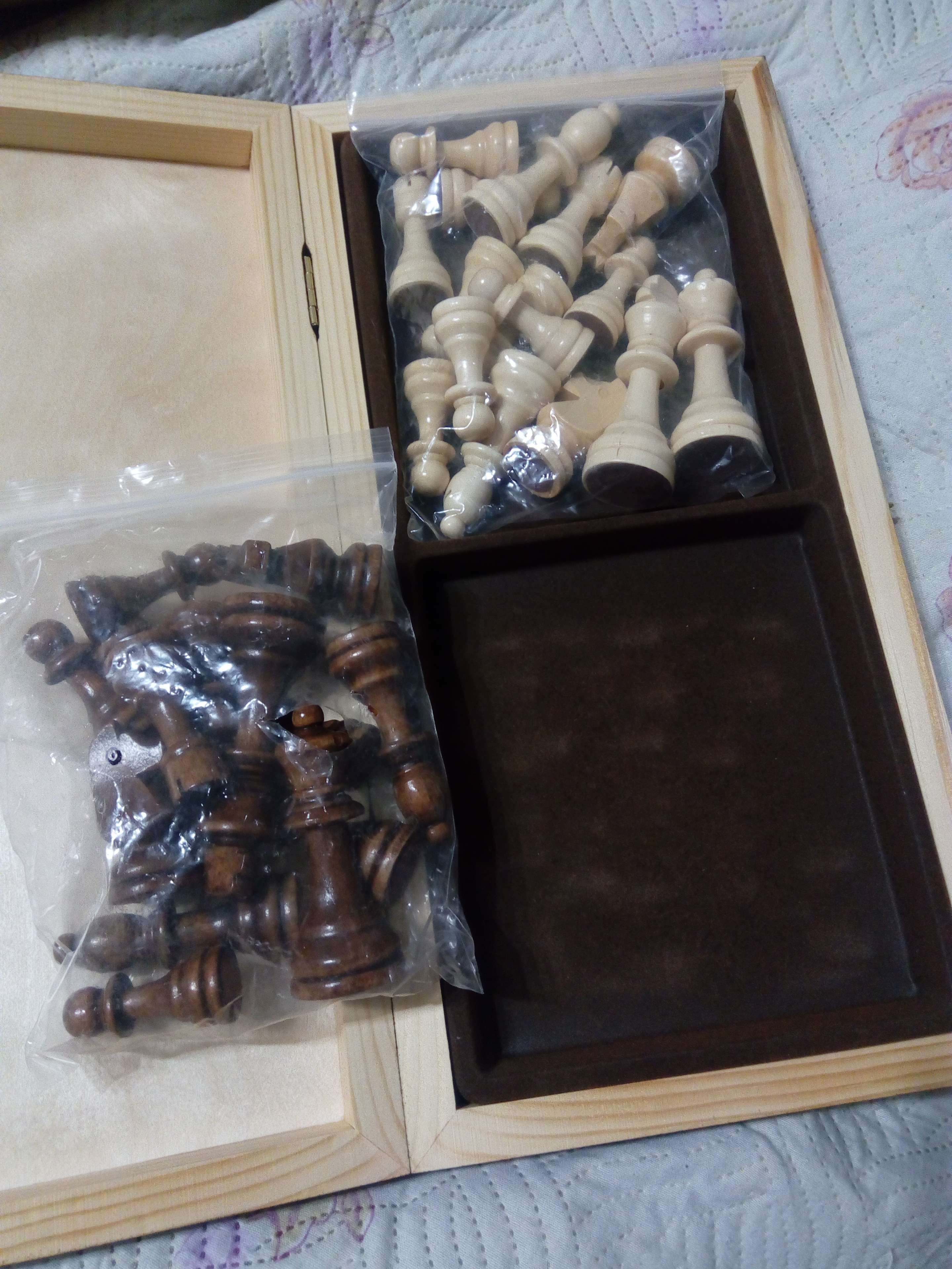 Фотография покупателя товара Шахматы деревянные "Дракон", 40 х 40 см, король h-9 см, пешка h-4.5 см - Фото 5