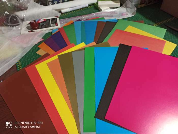 Фотография покупателя товара Набор "Смешарики" А4: 10л цветного одностороннего картона + 16л цветной двусторонней бумаги