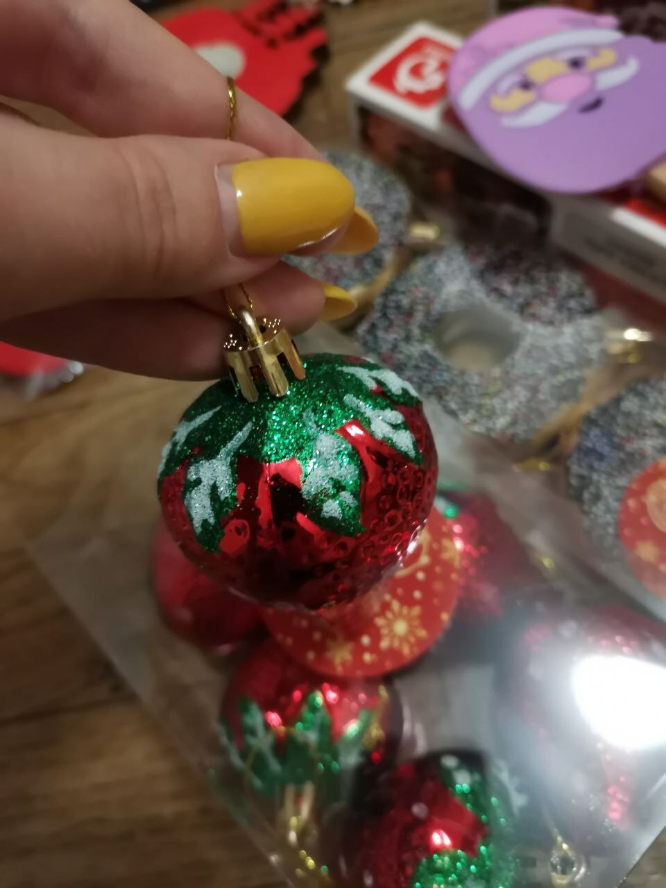 Фотография покупателя товара Ёлочные игрушки 6 шт. «Клубничка» 4×6 см, красный - Фото 14