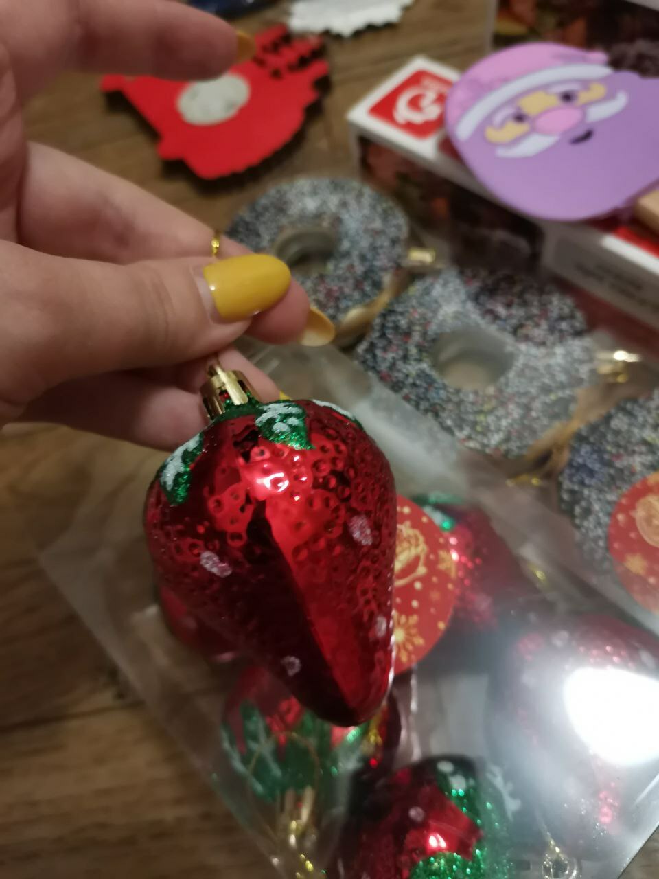 Фотография покупателя товара Ёлочные игрушки 6 шт. «Клубничка» 4×6 см, красный - Фото 15
