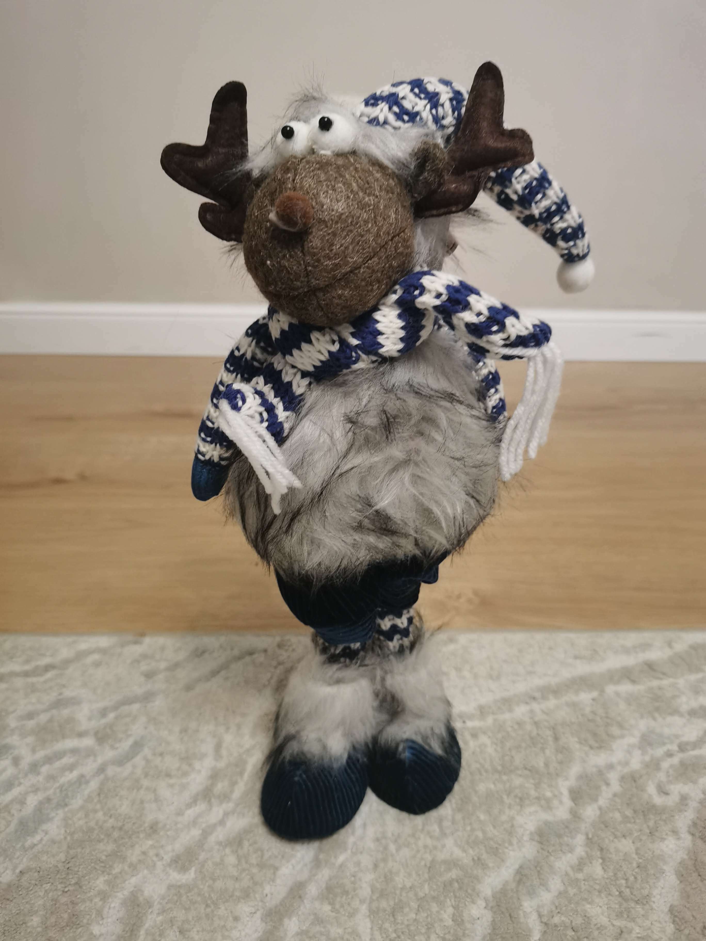 Фотография покупателя товара Интерьерная кукла текстильная «Лосяш в полосатом колпаке и шарфике, синий наряд», 52×13×17 см - Фото 2