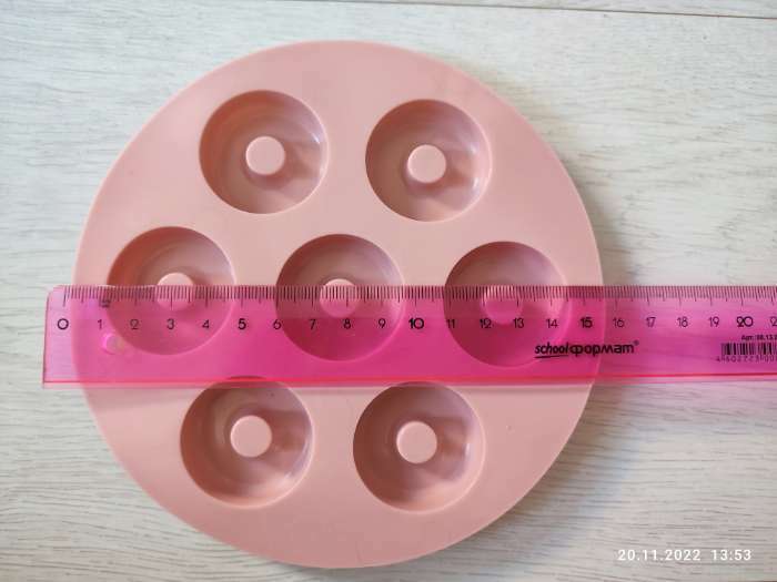 Фотография покупателя товара Форма для украшений Доляна «Пончики», силикон, 15,5×1,3 см, 7 ячеек, цвет МИКС