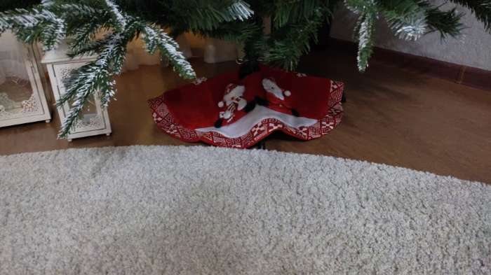 Фотография покупателя товара Полянка под ёлку "Дед Мороз и Снеговик" d-57 см красный - Фото 1