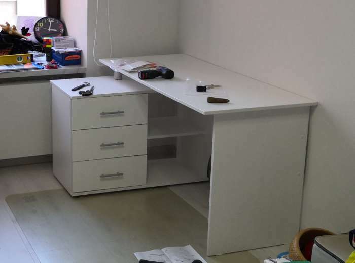 Фотография покупателя товара Компьютерный стол «КСТ-09», 1350×935×744 мм, угловой, угол левый, цвет белый - Фото 7