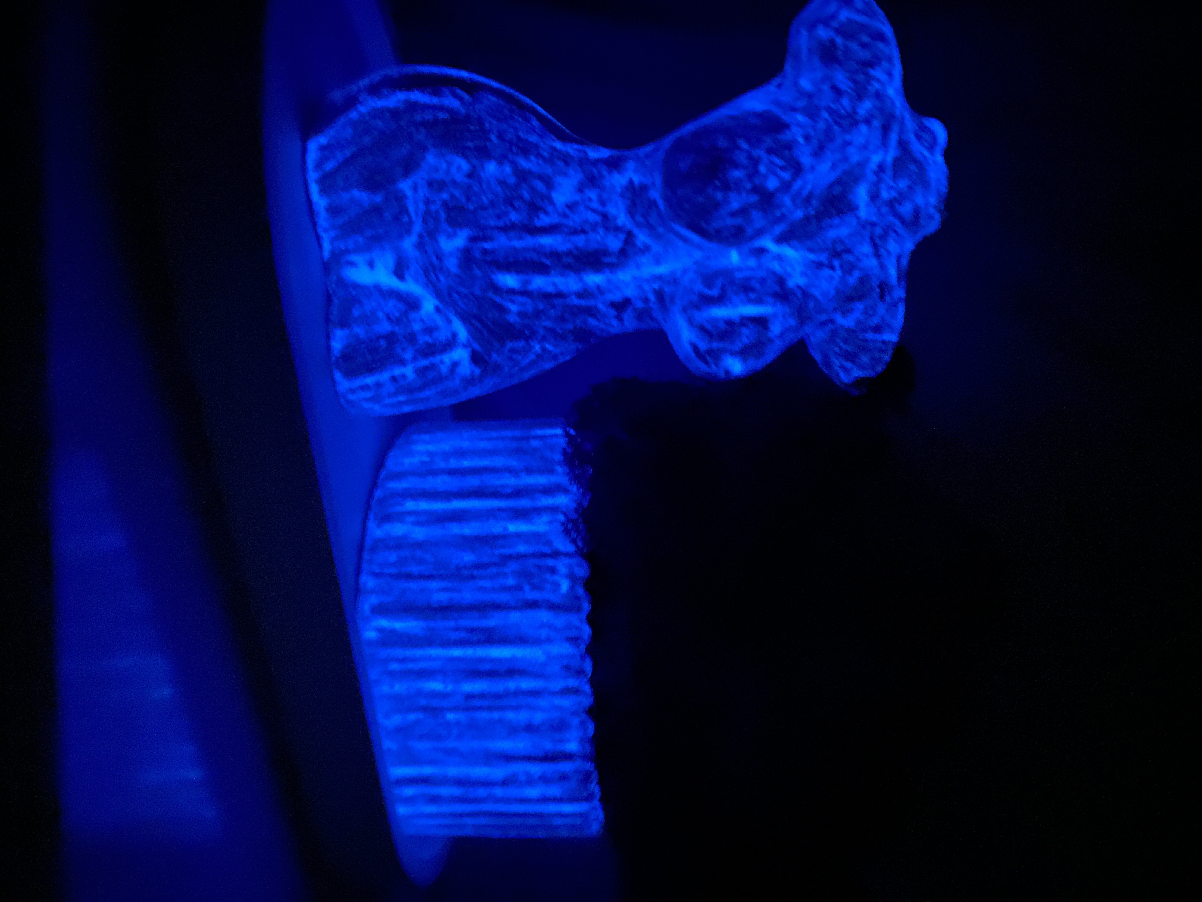 Фотография покупателя товара Краска акриловая люминесцентная (светящаяся в темноте), LUXART Lumi, 20 мл, белый, небесно-голубое свечение (L9V20) - Фото 1