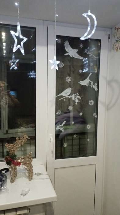 Фотография покупателя товара Наклейка для окон «Зимние птички» , многоразовая, 33 × 50 см - Фото 1