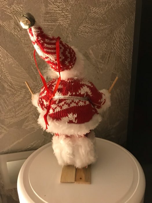Фотография покупателя товара Дед Мороз "На лыжах" в вязаном костюме, 17 см - Фото 3