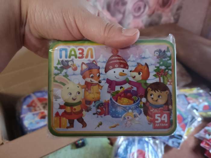 Фотография покупателя товара Пазлы в металлической коробке «Новогодние забавы», 54 детали