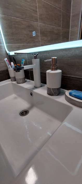 Фотография покупателя товара Набор аксессуаров для ванной комнаты SAVANNA Stone gray, 4 предмета (дозатор для мыла 390 мл, 2 стакана, мыльница), цвет белый