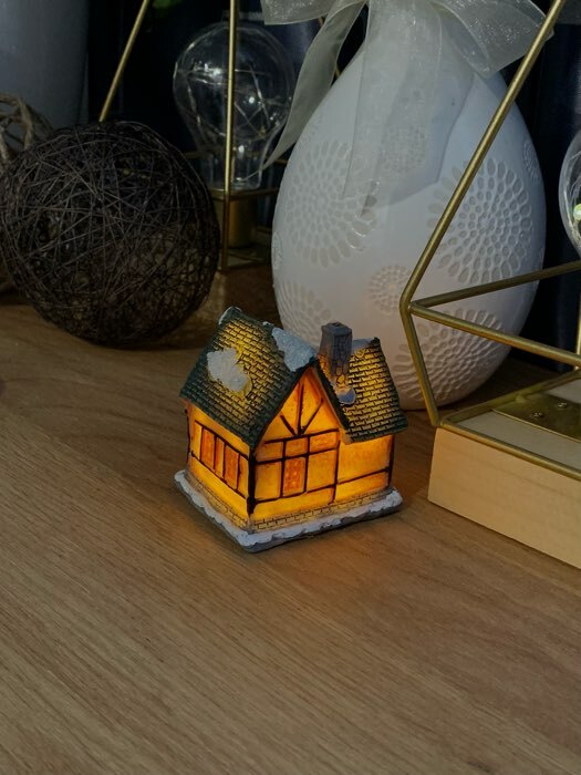 Фотография покупателя товара Светодиодная фигура «Дом с еловой гирляндой», керамика, батарейки AG13х3, свечение тёплое белое - Фото 2