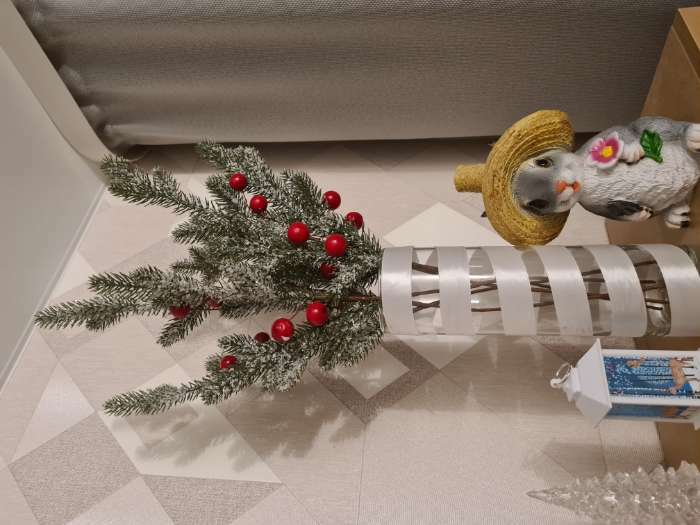 Фотография покупателя товара Декор "Зимние мечты" веточка с белыми шариками, 50 см - Фото 6