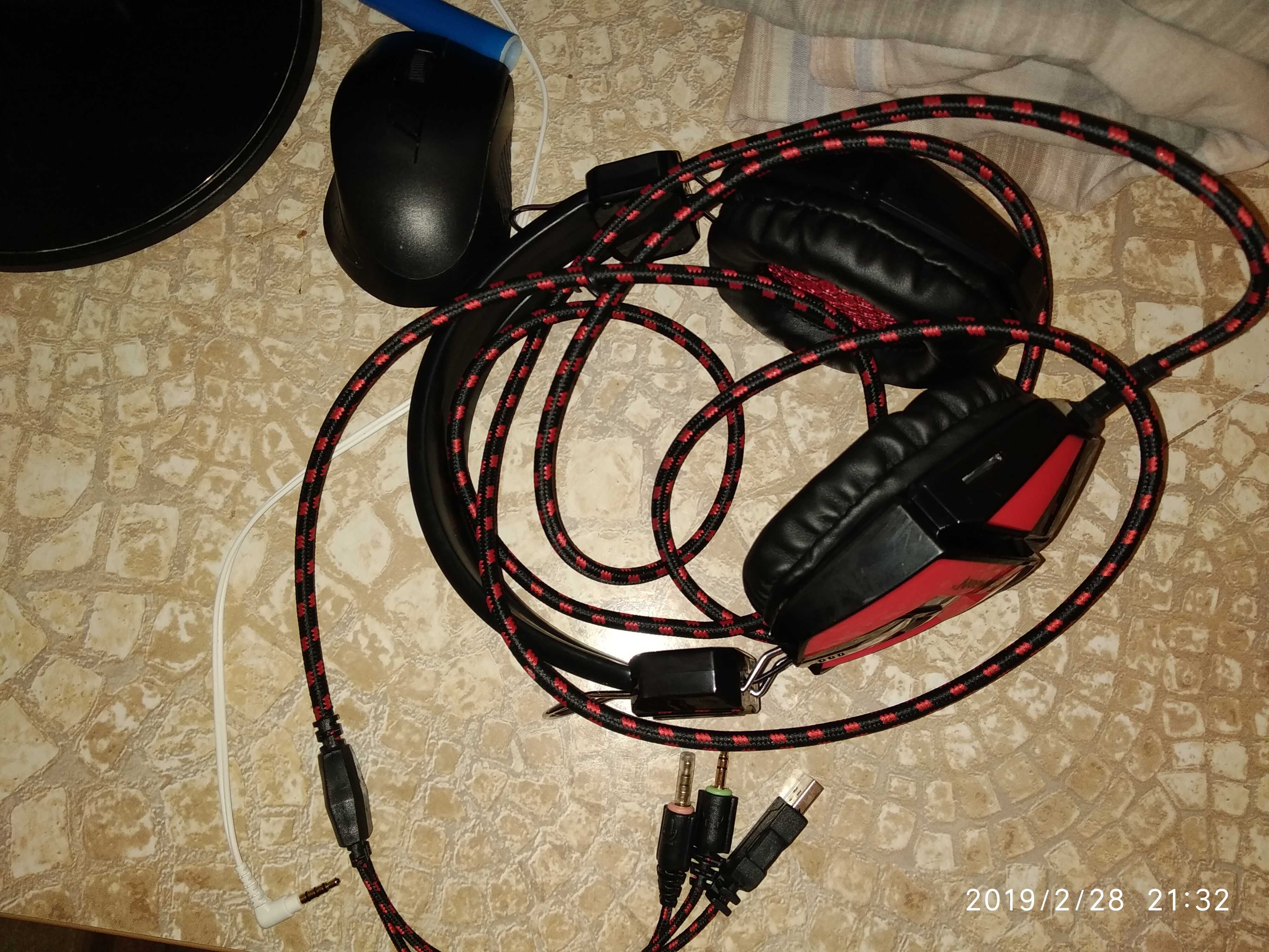 Фотография покупателя товара Наушники Redragon Ridley, игровые, полноразмерные, микрофон, 3.5мм+USB, 2.2 м, чёрно-красные - Фото 1