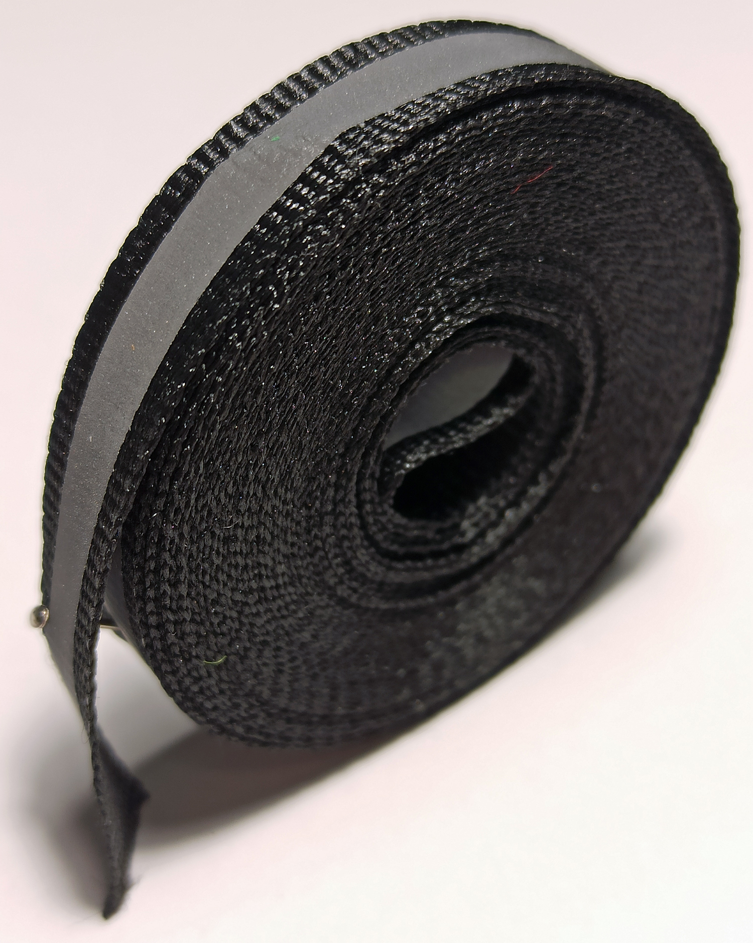 Фотография покупателя товара Светоотражающая лента-стропа, 10 мм, 5 ± 1 м, цвет чёрный - Фото 4