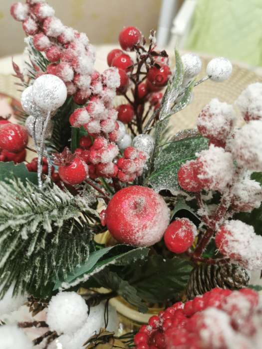 Фотография покупателя товара Декор "Зимние грезы" ягоды шишка иней хвоя, 26 см - Фото 4