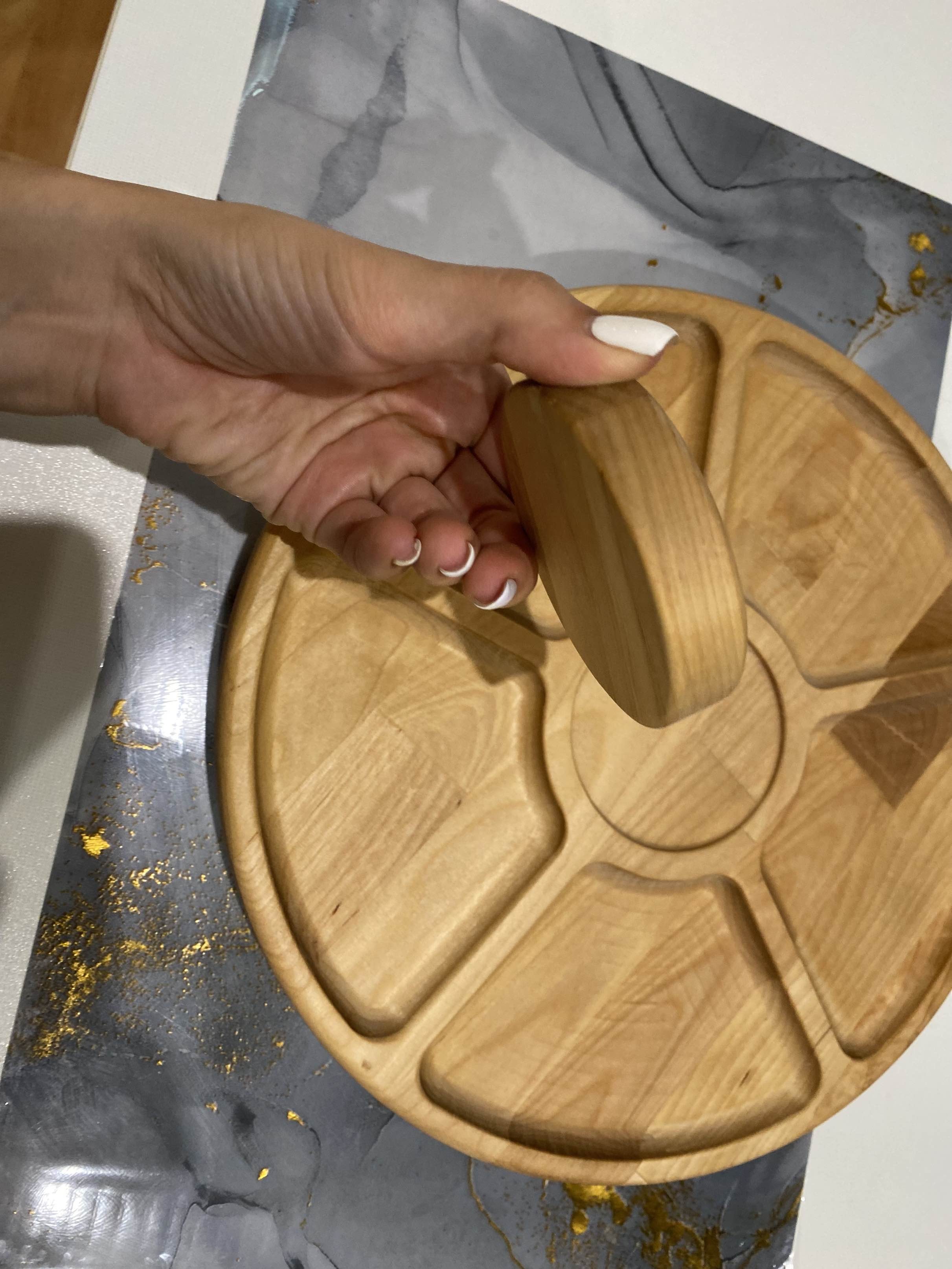 Фотография покупателя товара Подарочный набор деревянной посуды Adelica «Фортуна», менажница на ножках с соусницей, d=30 см, 70 мл, берёза - Фото 4