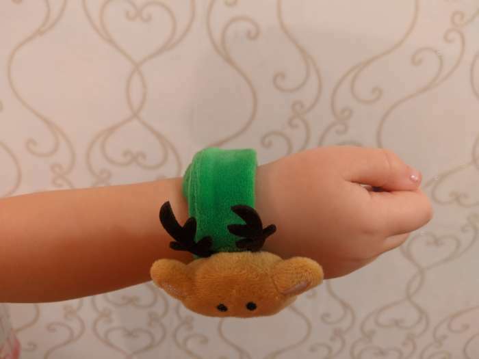 Фотография покупателя товара Игольница на браслете «Олень», 23 × 7 см, цвет зелёный/коричневый
