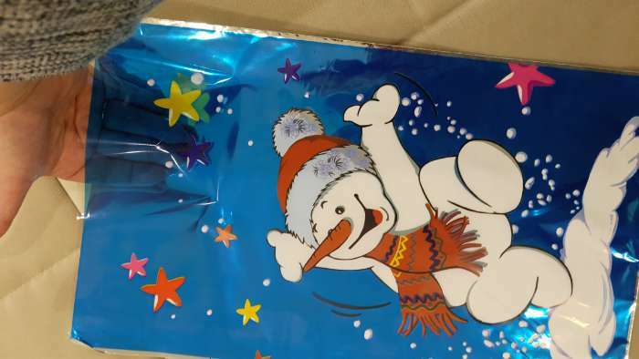 Фотография покупателя товара Пакет подарочный "Снеговик" 25 х 40 см, цветной металлизированный рисунок - Фото 2