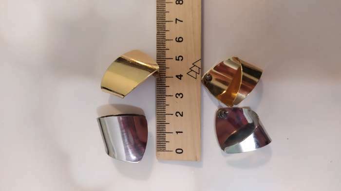 Фотография покупателя товара Серьги металл «Геометрия» заворот, цвет золото - Фото 1