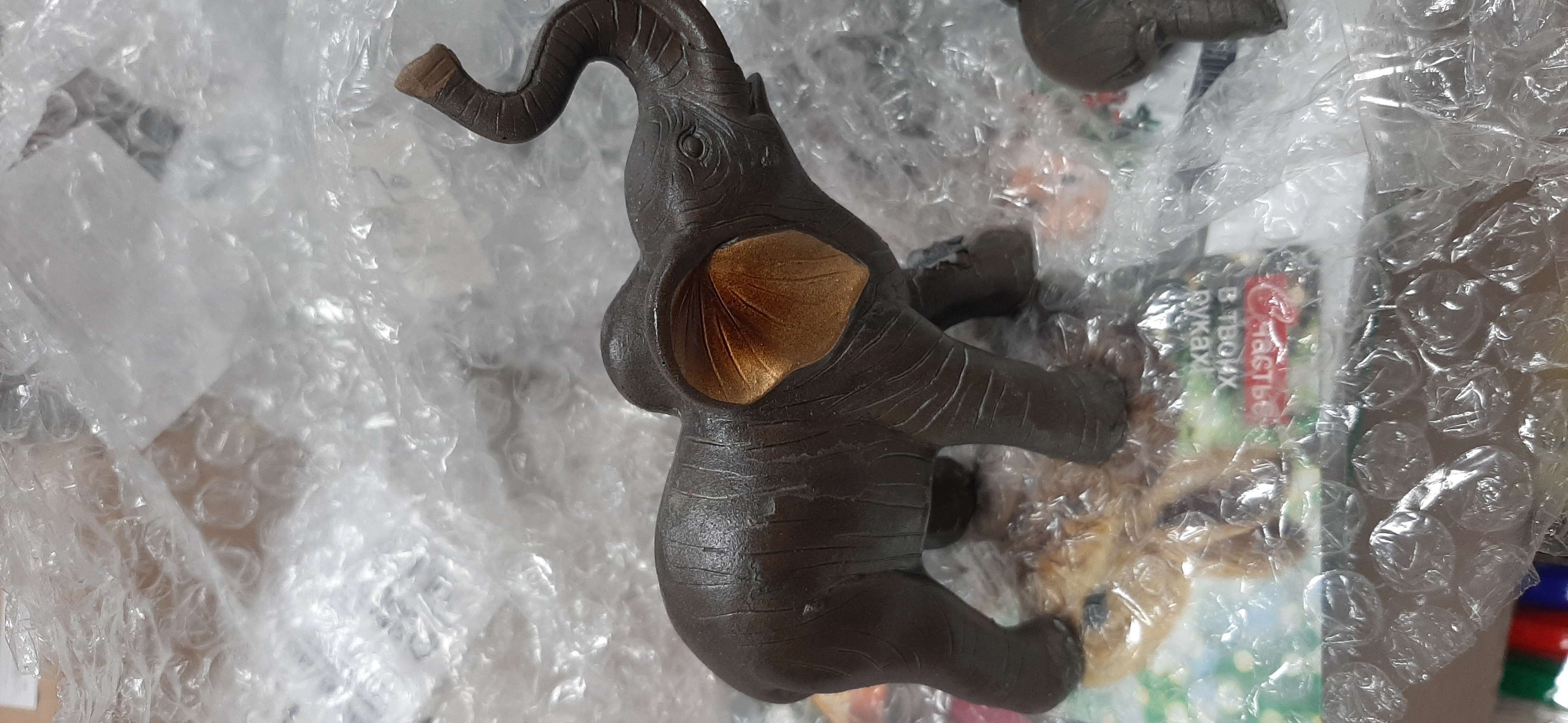 Фотография покупателя товара Сувенир полистоун "Слон африканский коричневый со слонятами" золотые ушки 11х12х5,5 см - Фото 1