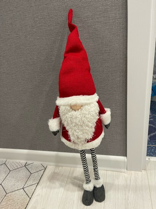 Фотография покупателя товара Кукла интерьерная "Дед Мороз в полосатых гетрах, красный" 80х24х14 см - Фото 3