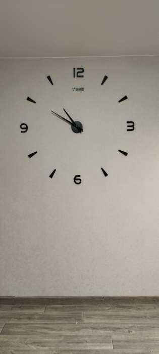 Фотография покупателя товара Часы-наклейка, серия: DIY, "Кавалье", плавный ход, d-120 см, 1 АА, черные - Фото 6