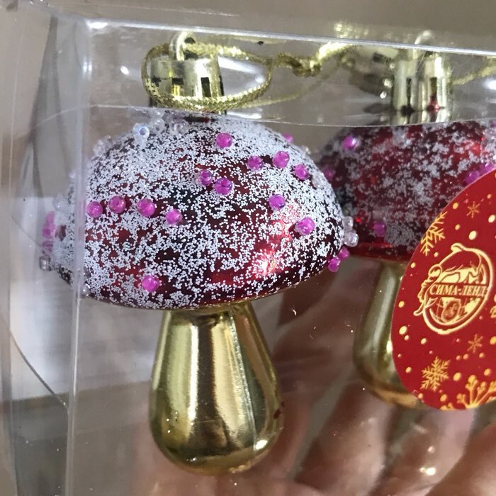 Фотография покупателя товара Украшение ёлочное "Праздничные грибочки" (набор 3 шт) 4,5х6 см, золотисто-красный