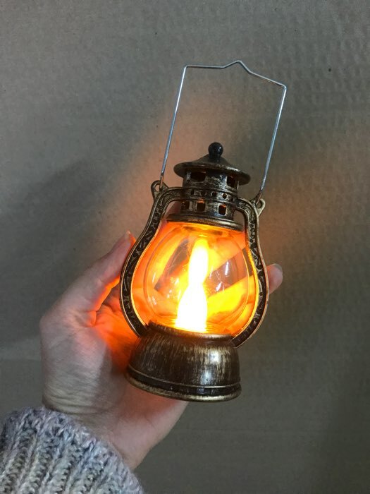 Фотография покупателя товара Светодиодная фигура «Золотистый фонарь» 8 × 12 × 6 см, пластик, батарейки AG13х3, свечение тёплое белое - Фото 3