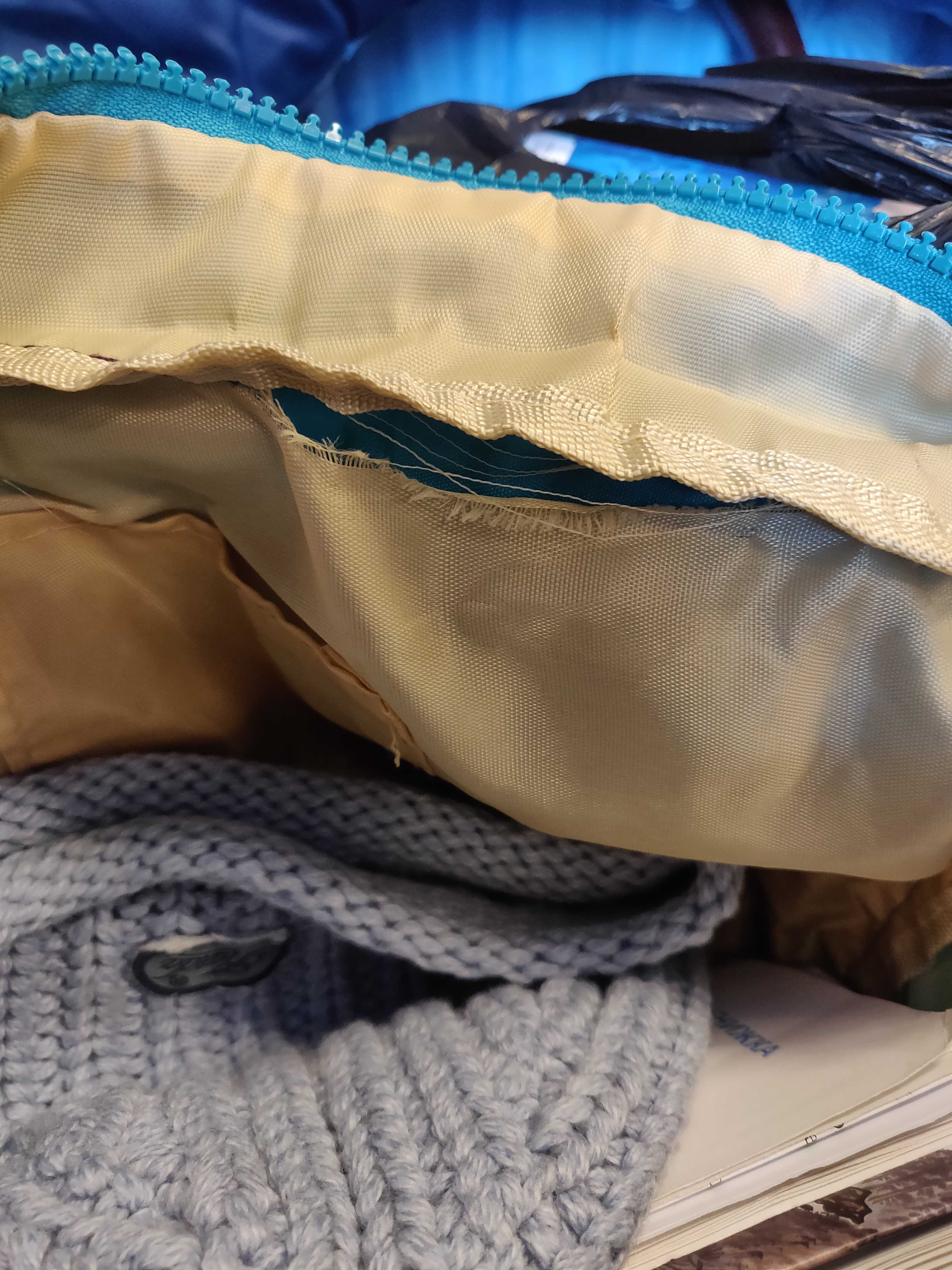Фотография покупателя товара Сумка спортивная, отдел на молнии, 6 наружных карманов, длинный ремень, цвет бирюзовый - Фото 1