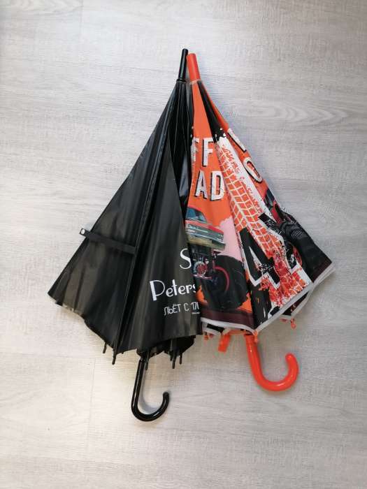Фотография покупателя товара Зонт - трость полуавтомат «Питерский дождь», цвет черный, 8 спиц, R = 45 см