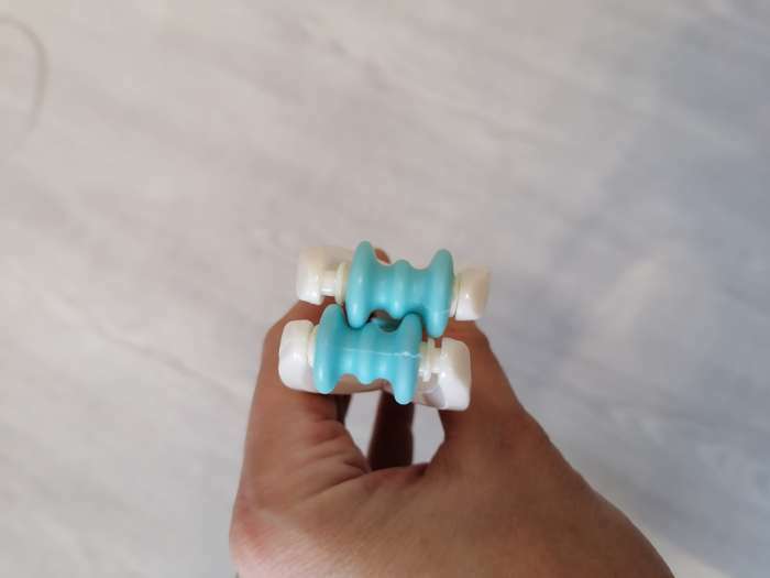 Фотография покупателя товара Массажёр для пальцев рук, двусторонний, с магнитом, 16,5 × 3,5 × 3,5см, цвет МИКС - Фото 5