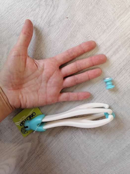 Фотография покупателя товара Массажёр для пальцев рук, двусторонний, с магнитом, 16,5 × 3,5 × 3,5см, цвет МИКС