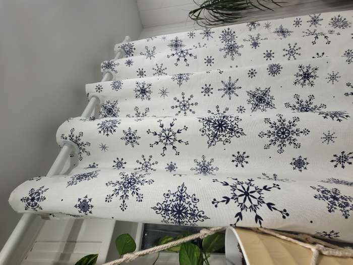 Фотография покупателя товара Скатерть "Доляна" Синие снежинки 180х146 +/- 3 см, 100% хлопок, 164 г/м2 - Фото 3