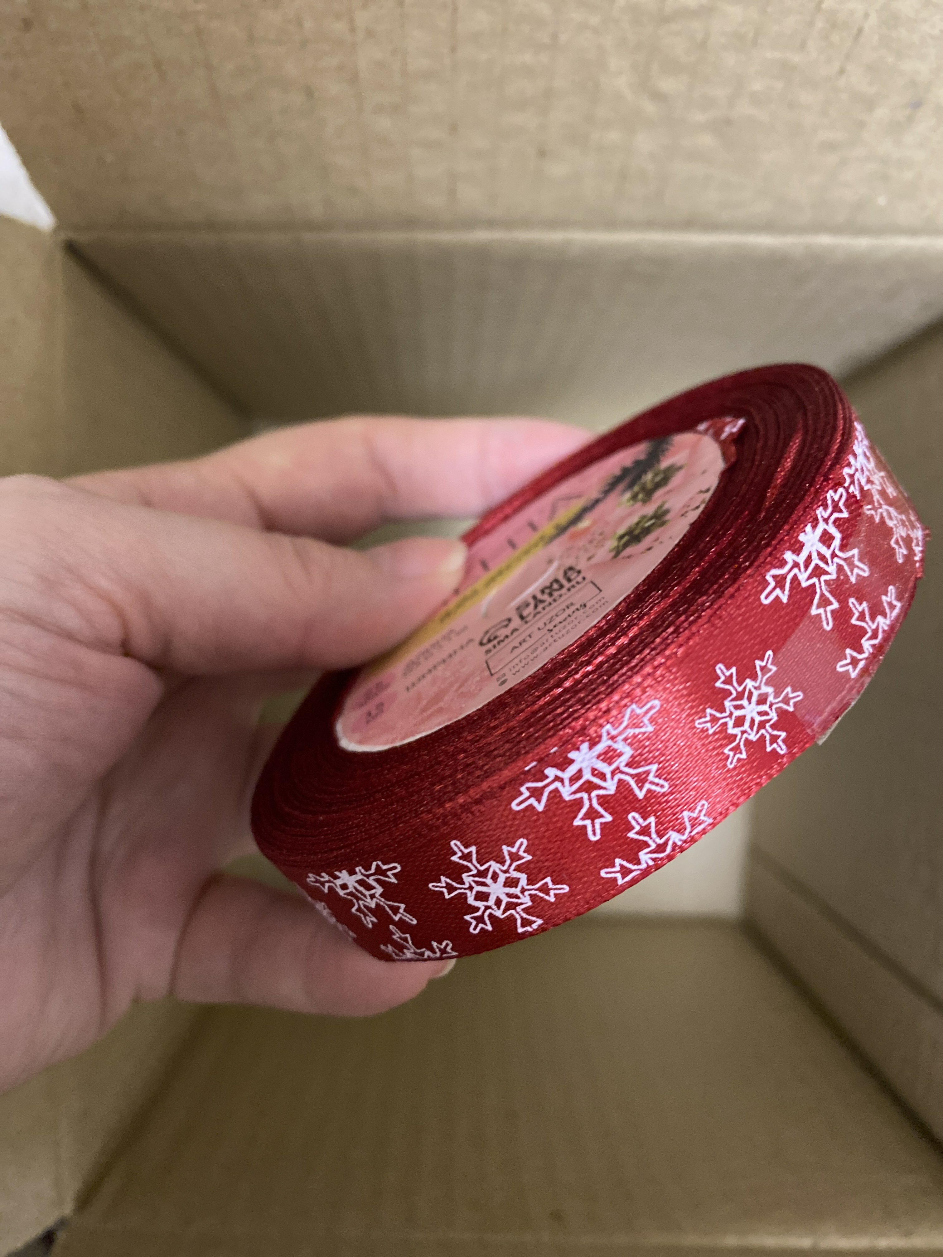 Фотография покупателя товара Лента атласная «Снежинки», 15 мм, 23 ± 1 м, цвет красный №33 - Фото 4