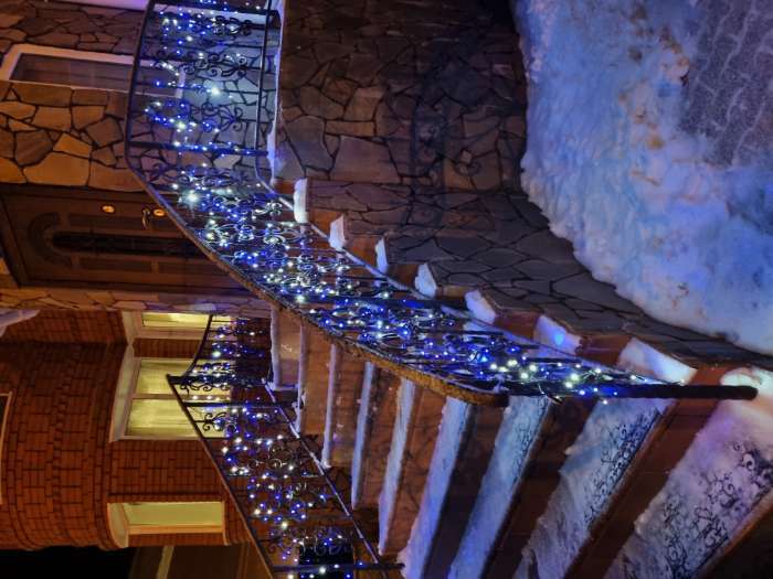 Фотография покупателя товара Гирлянда «Бахрома» 3 × 0.6 м, IP44, УМС, тёмная нить, 160 LED, свечение бело-синее, мигание, 220 В - Фото 1