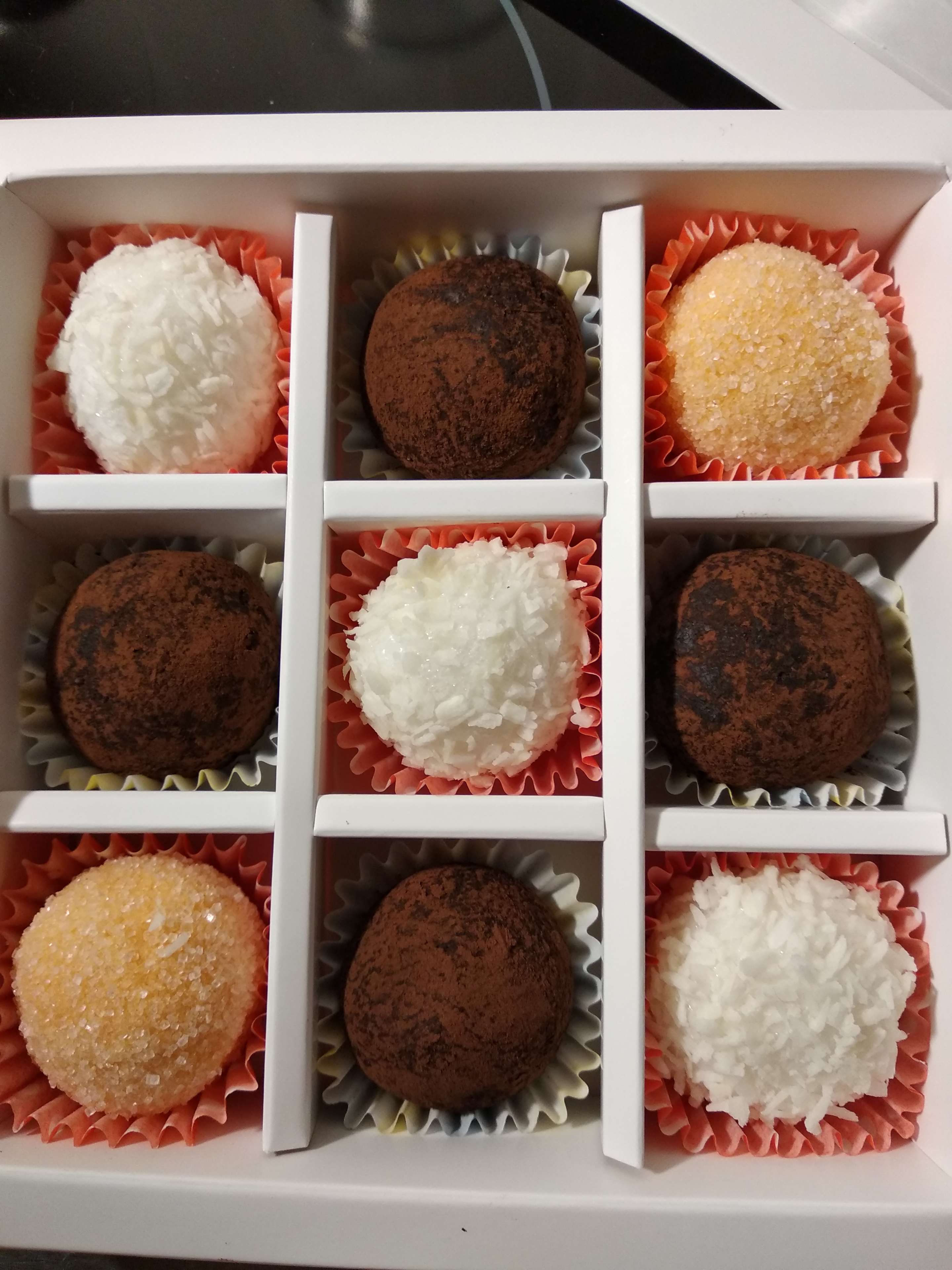 Фотография покупателя товара Упаковка для конфет 9 шт,14,5 х 14,5 х 3,5 см, красный - Фото 40