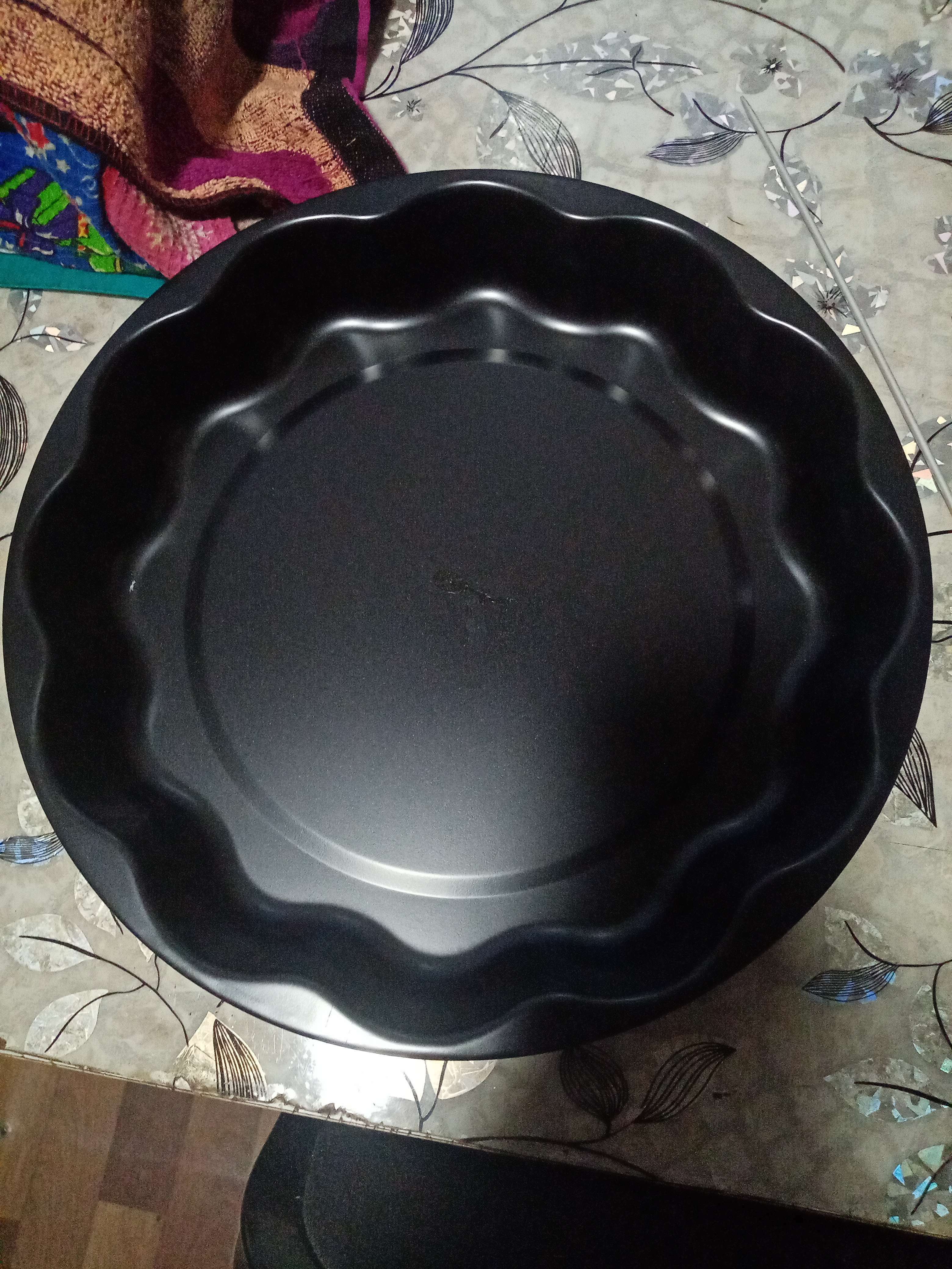 Фотография покупателя товара Форма для выпечки Доляна «Ренард. Волнистый круг», 29×4 см, антипригарное покрытие, цвет бордовый - Фото 1